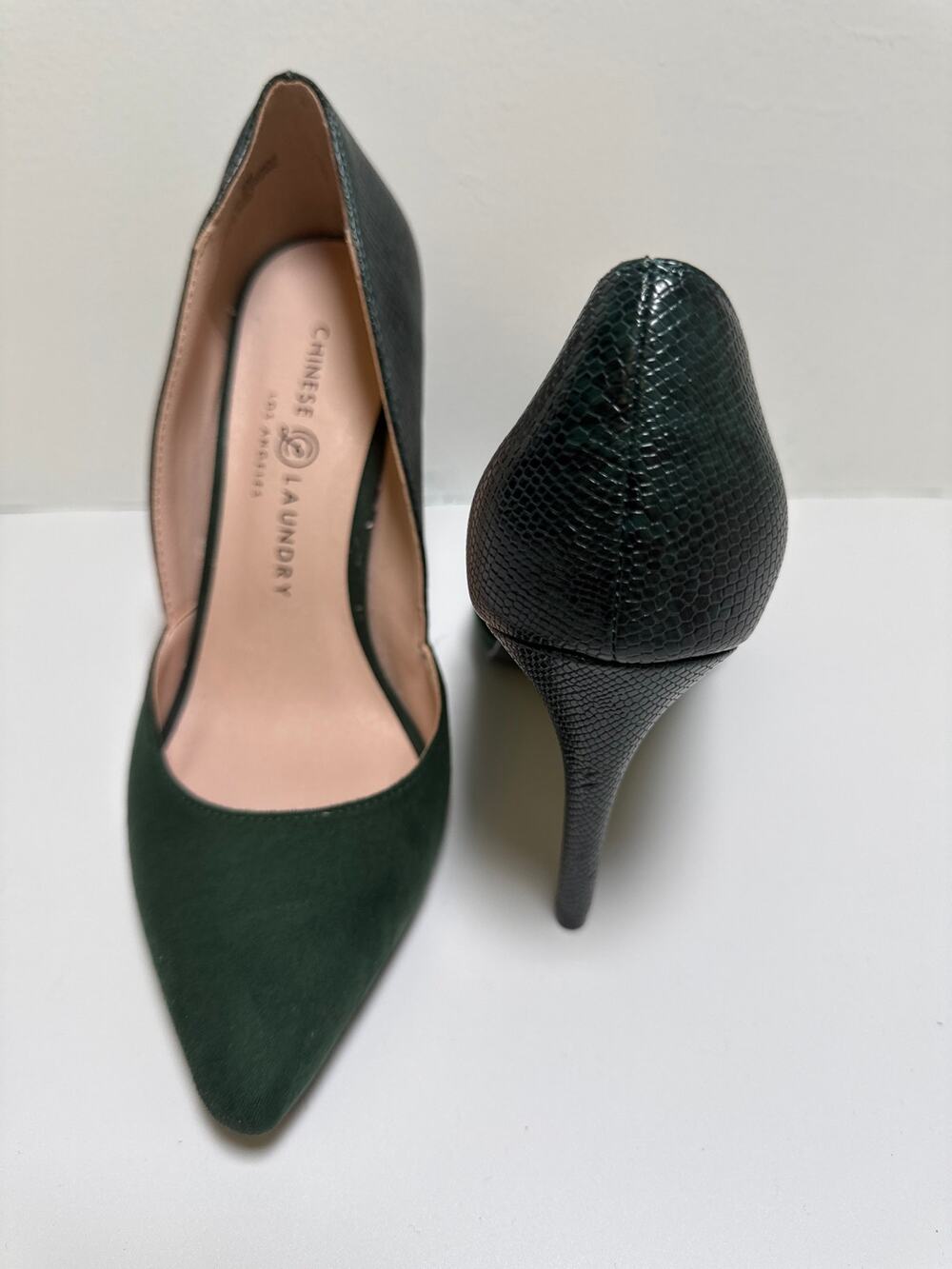Chinese Laundry Green Faux Suede Snake Embossed D'Orsay Pointed Pumps Size 8M